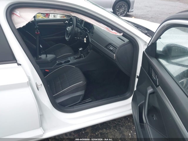 Продаж на аукціоні авто 2024 Volkswagen Jetta 1.5t Sport, vin: 3VWBM7BU6RM045053, номер лоту: 44305008