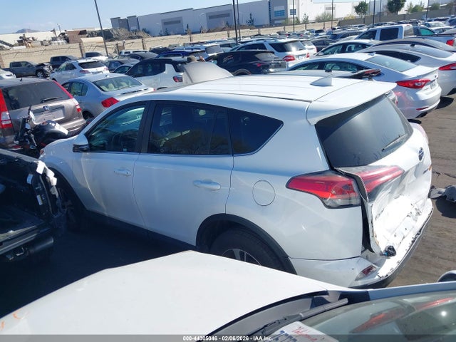 Toyota Rav4 Xle 2018 2T3WFREV1JW475185 Image 13