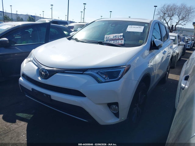 Toyota Rav4 Xle 2018 2T3WFREV1JW475185 Image 2