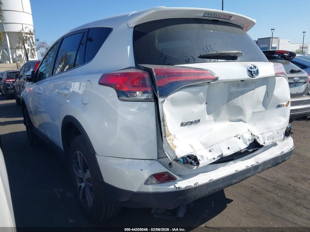 Toyota Rav4 Xle 2018 2T3WFREV1JW475185 Image 3