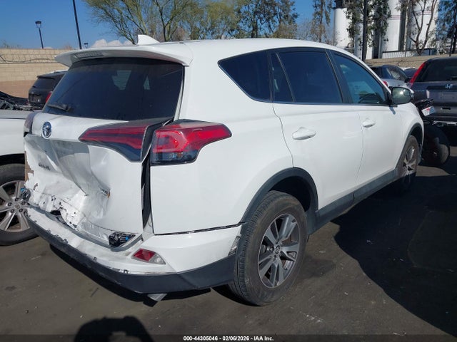Toyota Rav4 Xle 2018 2T3WFREV1JW475185 Image 4