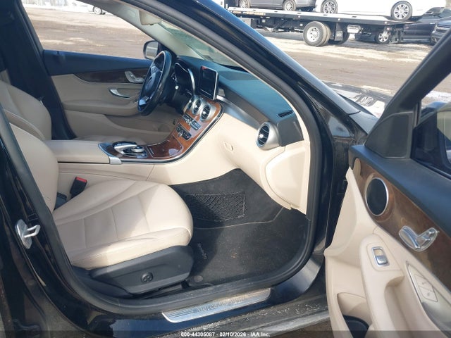 55SWF4JB5GU129684 Mercedes-Benz C 300