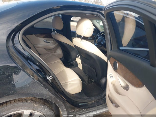55SWF4JB5GU129684 Mercedes-Benz C 300