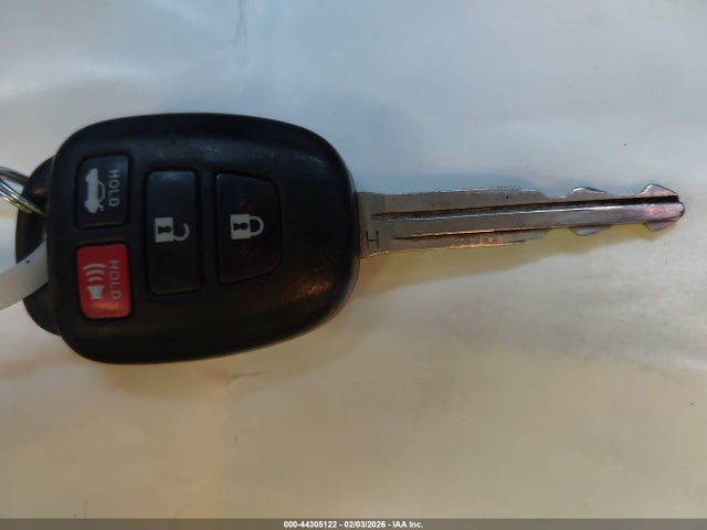 2T1BURHE1JC020251 Toyota COROLLA SE