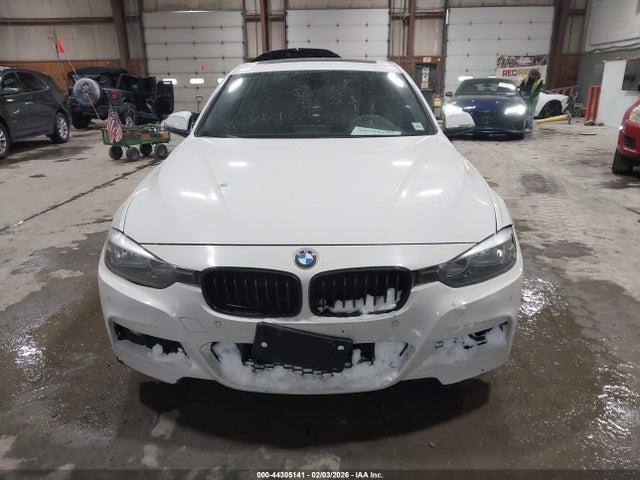 44305141 :رقم المزاد ، WBA8D9G58HNT91519 vin ، 2017 Bmw 330i Xdrive مزاد بيع
