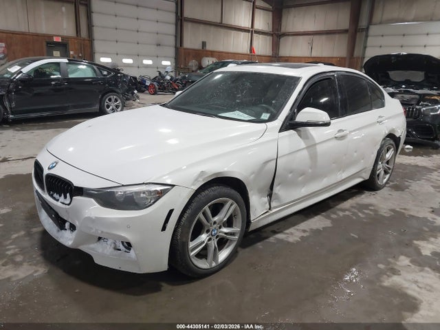 44305141 :رقم المزاد ، WBA8D9G58HNT91519 vin ، 2017 Bmw 330i Xdrive مزاد بيع