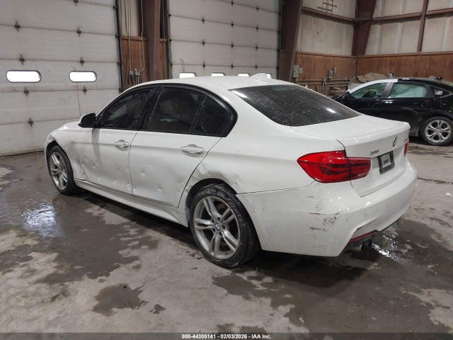 44305141 :رقم المزاد ، WBA8D9G58HNT91519 vin ، 2017 Bmw 330i Xdrive مزاد بيع
