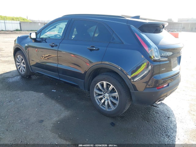 2022 CADILLAC XT4 1GYFZFR45NF118875 Photo 2