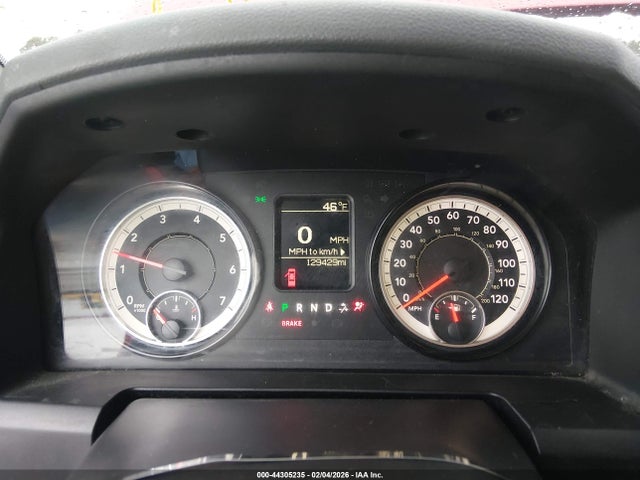 44305235 :رقم المزاد ، 3C6JR6AG7HG592102 vin ، 2017 Ram 1500 Tradesman  4x2 6'4 Box مزاد بيع