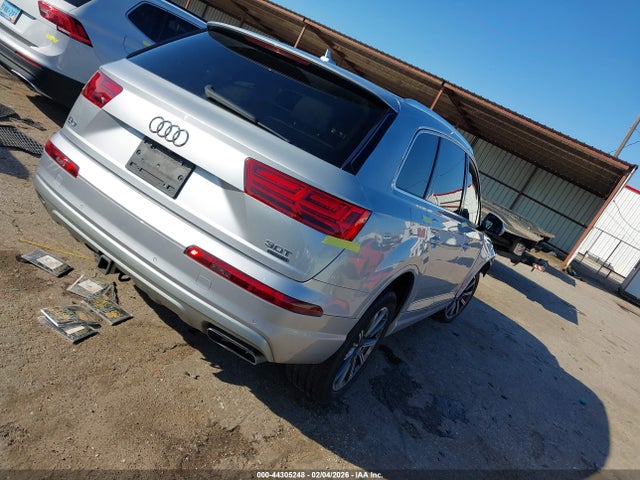 2017 AUDI Q7 WA1LAAF7XHD021294 Photo 3