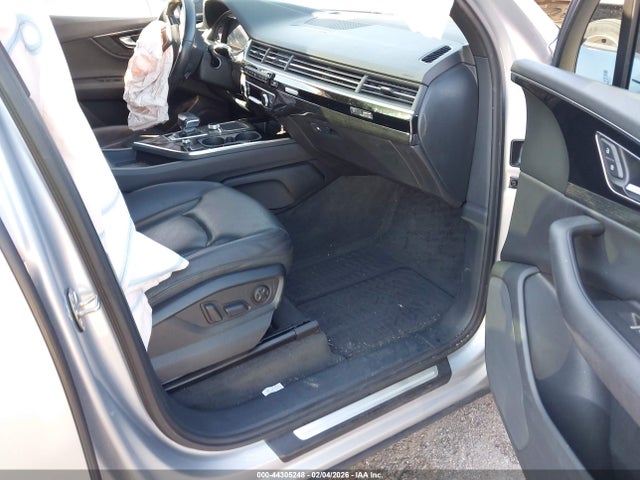 2017 AUDI Q7 WA1LAAF7XHD021294 Photo 4