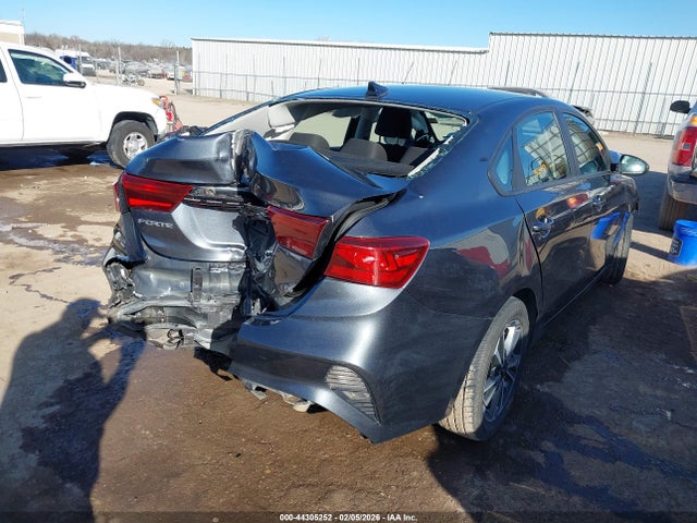 2023 KIA FORTE 3KPF24AD4PE548596 Photo 3