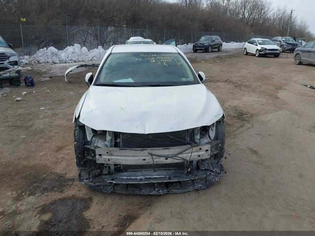 4T1B11HKXKU694267 Toyota CAMRY LE