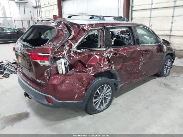 5TDJZRFH2JS913613 Toyota Highlander Xle