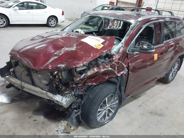 5TDJZRFH2JS913613 Toyota Highlander Xle