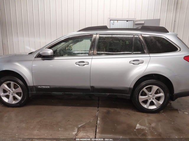 Продажа на аукционе авто 2014 Subaru Outback 3.6r Limited, vin: 4S4BRDMC4E2202812, номер лота: 44305348