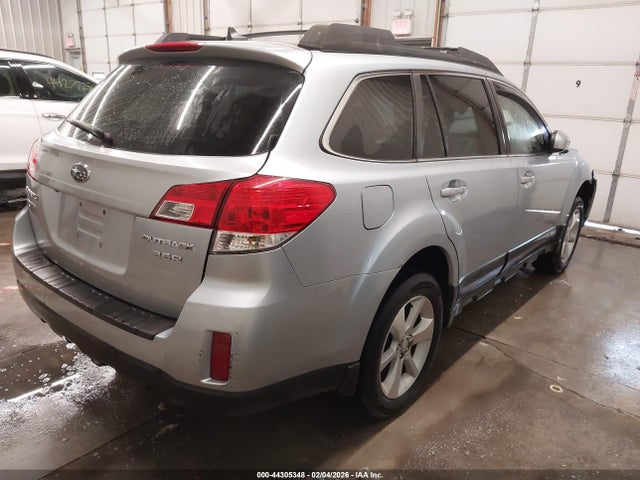 Продажа на аукционе авто 2014 Subaru Outback 3.6r Limited, vin: 4S4BRDMC4E2202812, номер лота: 44305348