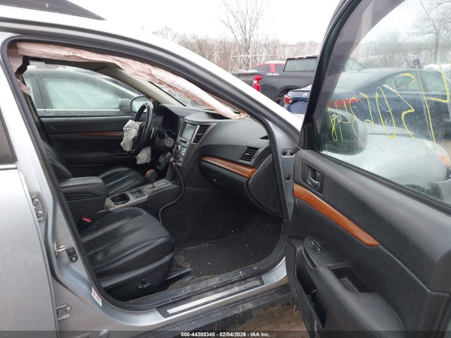 Продажа на аукционе авто 2014 Subaru Outback 3.6r Limited, vin: 4S4BRDMC4E2202812, номер лота: 44305348