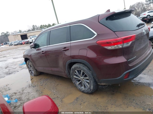 5TDKZRFH6JS262619 Toyota Highlander Xle
