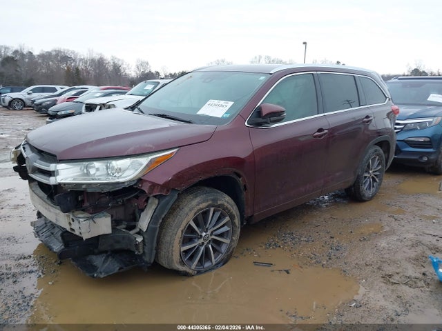 5TDKZRFH6JS262619 Toyota Highlander Xle