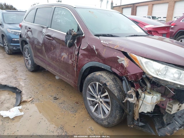 5TDKZRFH6JS262619 Toyota Highlander Xle