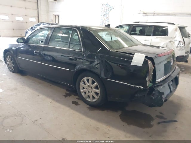 2011 CADILLAC DTS 1G6KH5E66BU115440 Photo 2