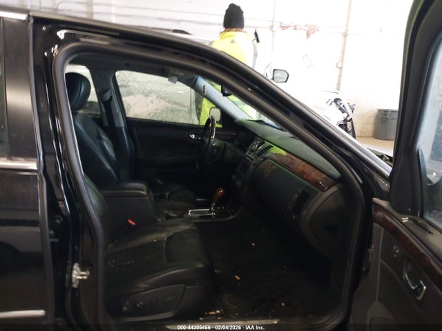 2011 CADILLAC DTS 1G6KH5E66BU115440 Photo 4