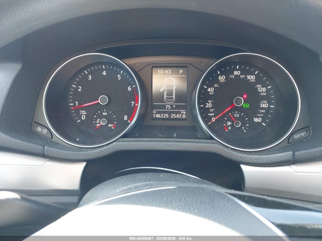 1VWAT7A39HC011342 Volkswagen Passat 1.8t S