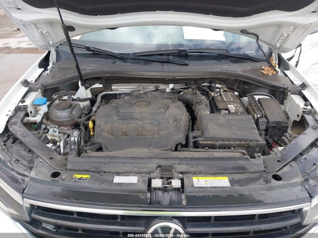 Продажа на аукционе авто 2023 Volkswagen Tiguan 2.0t Se R-line Black, vin: 3VVCB7AXXPM111658, номер лота: 44305531