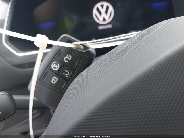 Продажа на аукционе авто 2023 Volkswagen Tiguan 2.0t Se R-line Black, vin: 3VVCB7AXXPM111658, номер лота: 44305531