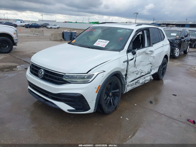 Продажа на аукционе авто 2023 Volkswagen Tiguan 2.0t Se R-line Black, vin: 3VVCB7AXXPM111658, номер лота: 44305531