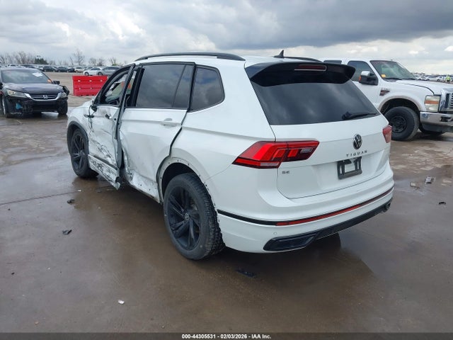 Продажа на аукционе авто 2023 Volkswagen Tiguan 2.0t Se R-line Black, vin: 3VVCB7AXXPM111658, номер лота: 44305531