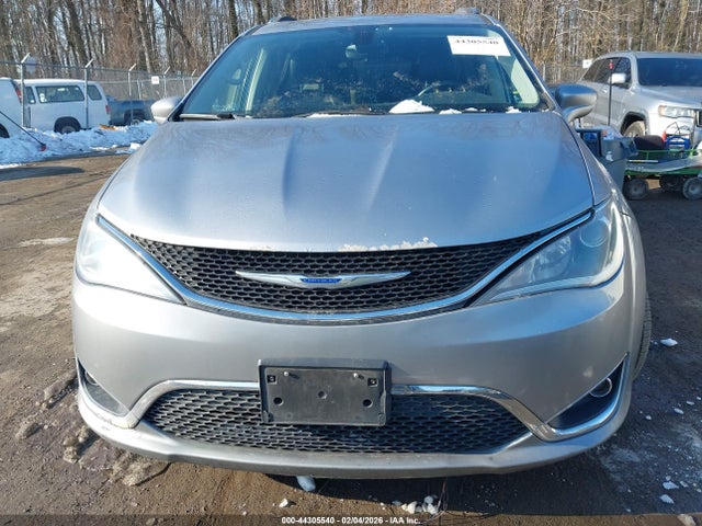 2018 Chrysler Pacifica Touring L მანქანა იყიდება აუქციონზე, vin: 2C4RC1BG7JR356077, აუქციონის ნომერი: 44305540