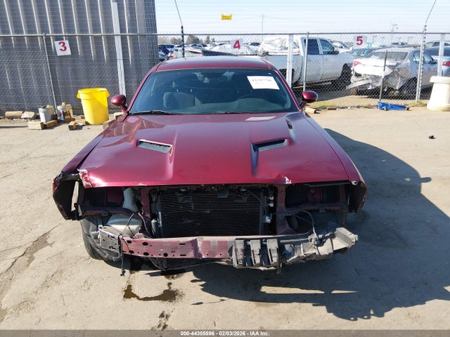 2C3CDZAG7JH272077 Dodge Challenger Sxt