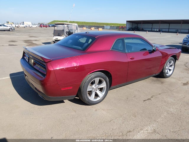 2C3CDZAG7JH272077 Dodge Challenger Sxt
