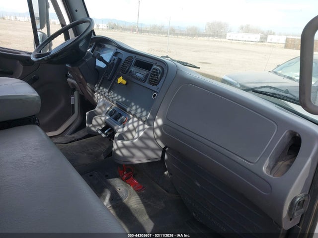 3ALACWDT3HDHZ4666 Freightliner M2 106
