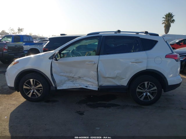 JTMWFREV8HJ116148 Toyota Rav4 Xle