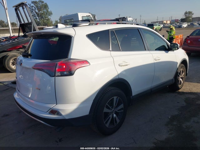 JTMWFREV8HJ116148 Toyota Rav4 Xle