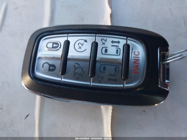 44305639 :رقم المزاد ، 2C4RC1BG6JR270596 vin ، 2018 Chrysler Pacifica Touring L مزاد بيع