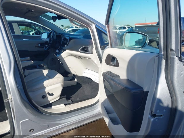 44305639 :رقم المزاد ، 2C4RC1BG6JR270596 vin ، 2018 Chrysler Pacifica Touring L مزاد بيع