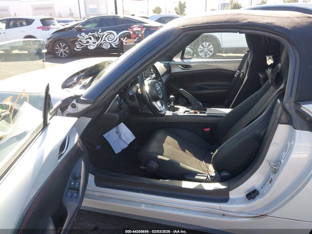 2017 MAZDA MX-5 MIATA JM1NDAC7XH0123728 Photo 4