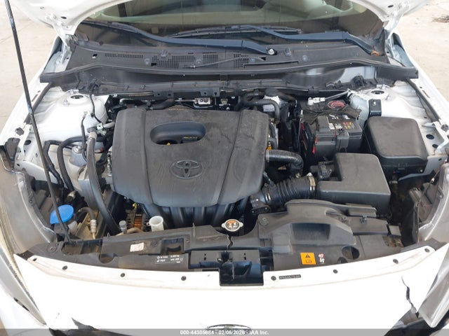 3MYDLBJV8LY702268 Toyota YARIS LE