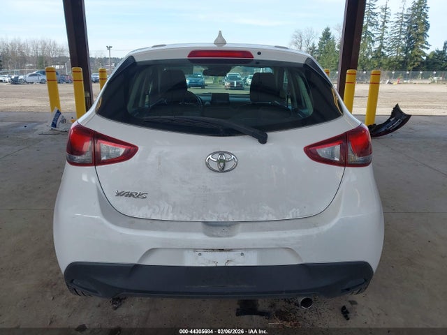3MYDLBJV8LY702268 Toyota YARIS LE
