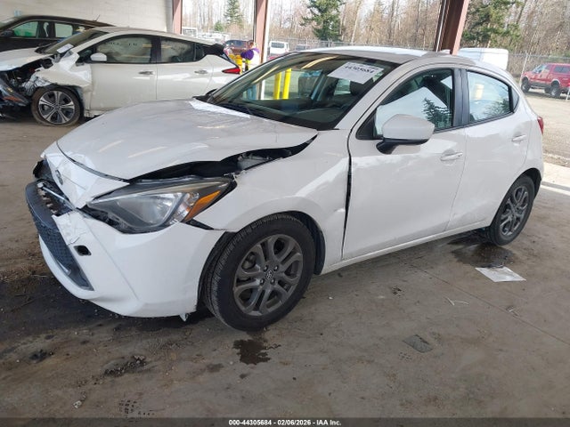 3MYDLBJV8LY702268 Toyota YARIS LE