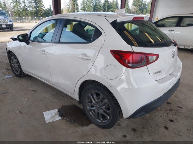 3MYDLBJV8LY702268 Toyota YARIS LE