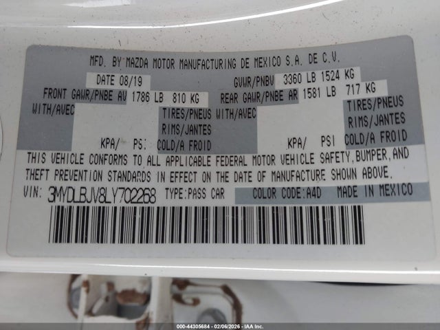 3MYDLBJV8LY702268 Toyota YARIS LE