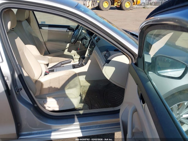 2012 VOLKSWAGEN PASSAT 1VWBN7A38CC076285 Photo 4