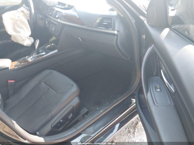 2015 Bmw 328i Xdrive მანქანა იყიდება აუქციონზე, vin: WBA3B5G53FNS13068, აუქციონის ნომერი: 44305831