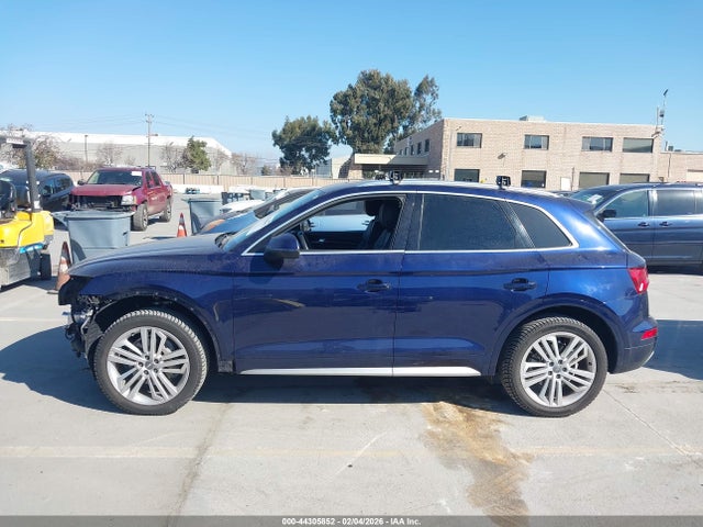 WA1BNAFY8J2120366 Audi Q5 2.0t Premium/2.0t Tech Premium