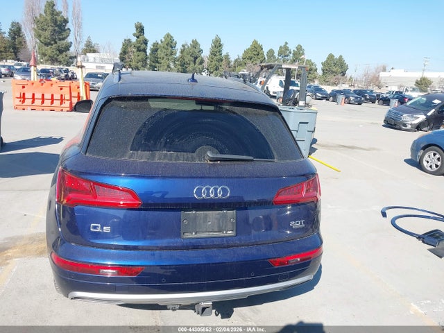 WA1BNAFY8J2120366 Audi Q5 2.0t Premium/2.0t Tech Premium